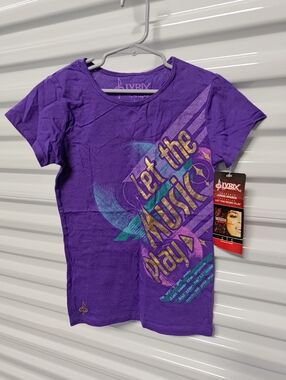 Lyrix Let The Music Play Crewneck Short Sleeve T-Shirt L NWT